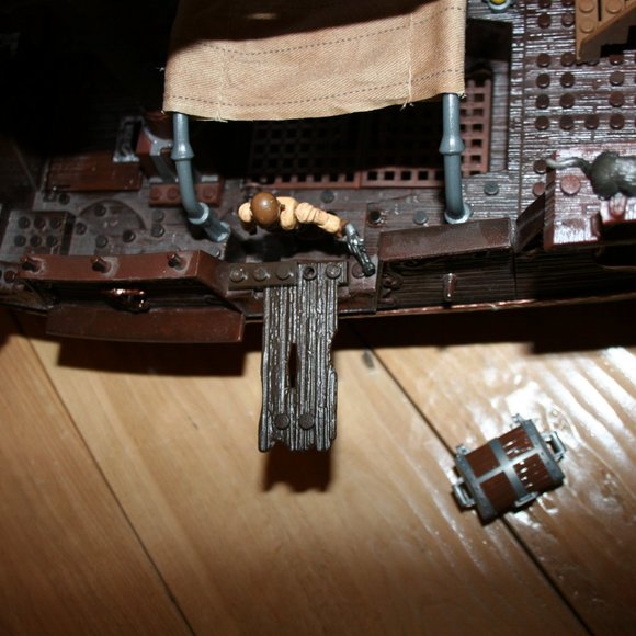 Mega Bloks Pyrates Captain Cutlass StormStalker Ship - Picture 9 of 11